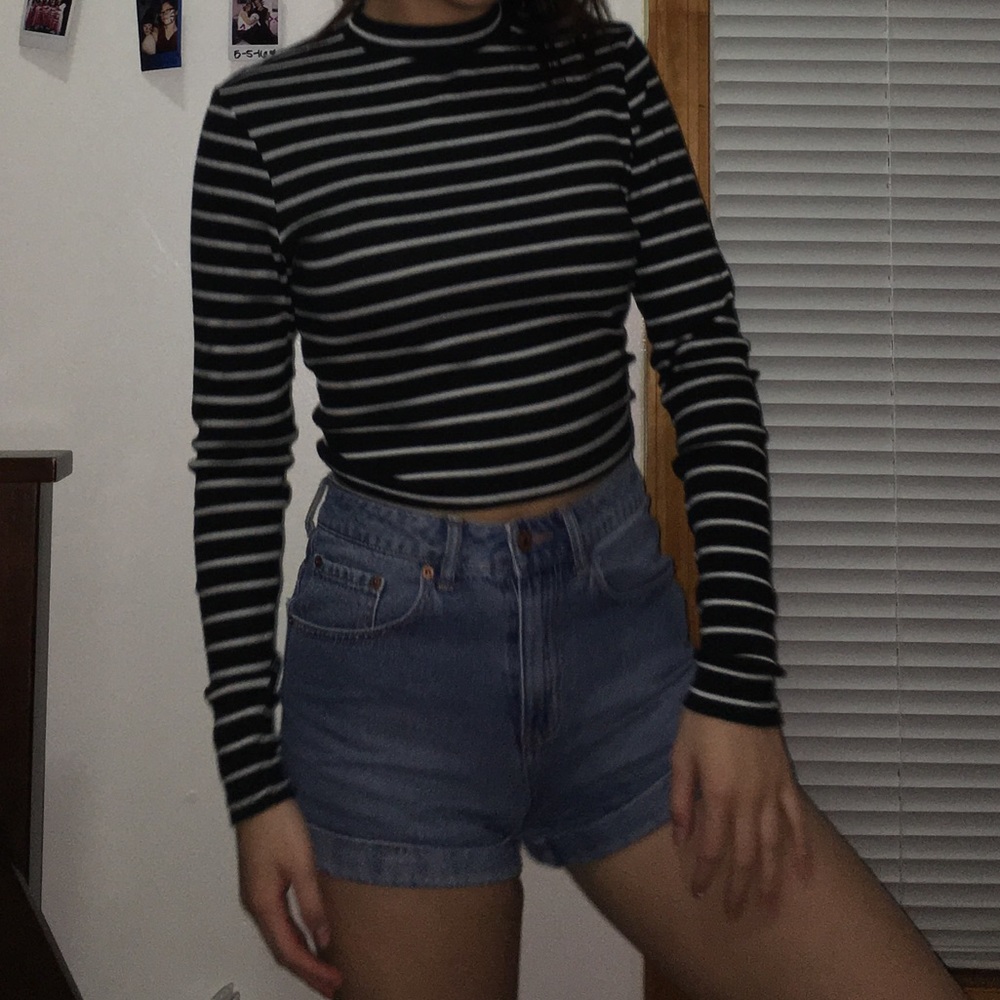 striped long sleeve crop top